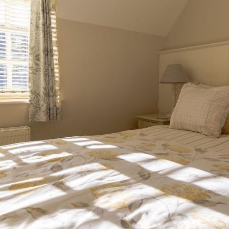 Jasmine Cottage - 2 Bedroom In Heart Of Bourton! المظهر الخارجي الصورة
