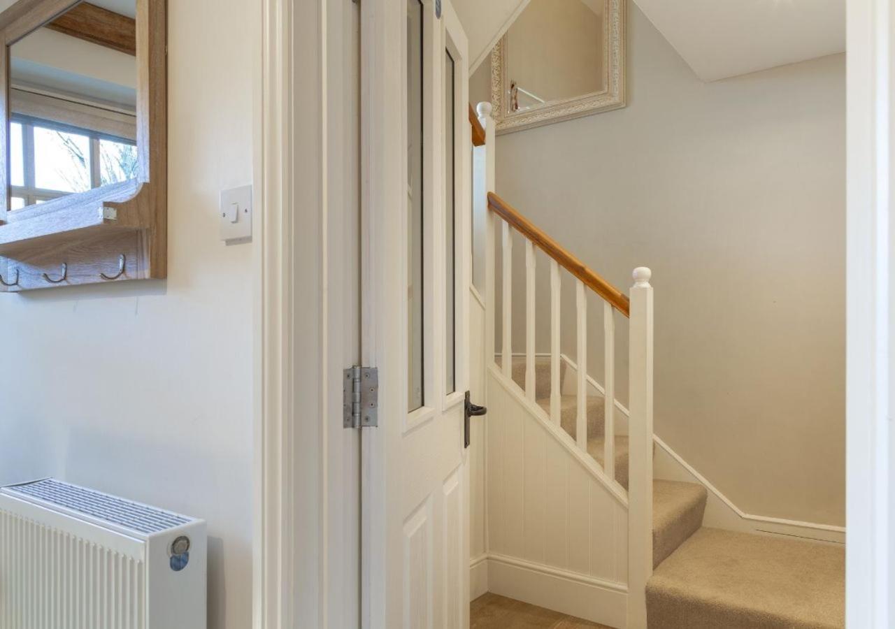 Jasmine Cottage - 2 Bedroom In Heart Of Bourton! المظهر الخارجي الصورة