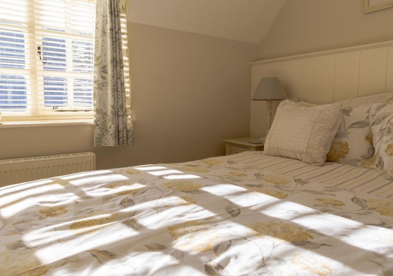 Jasmine Cottage - 2 Bedroom In Heart Of Bourton! المظهر الخارجي الصورة