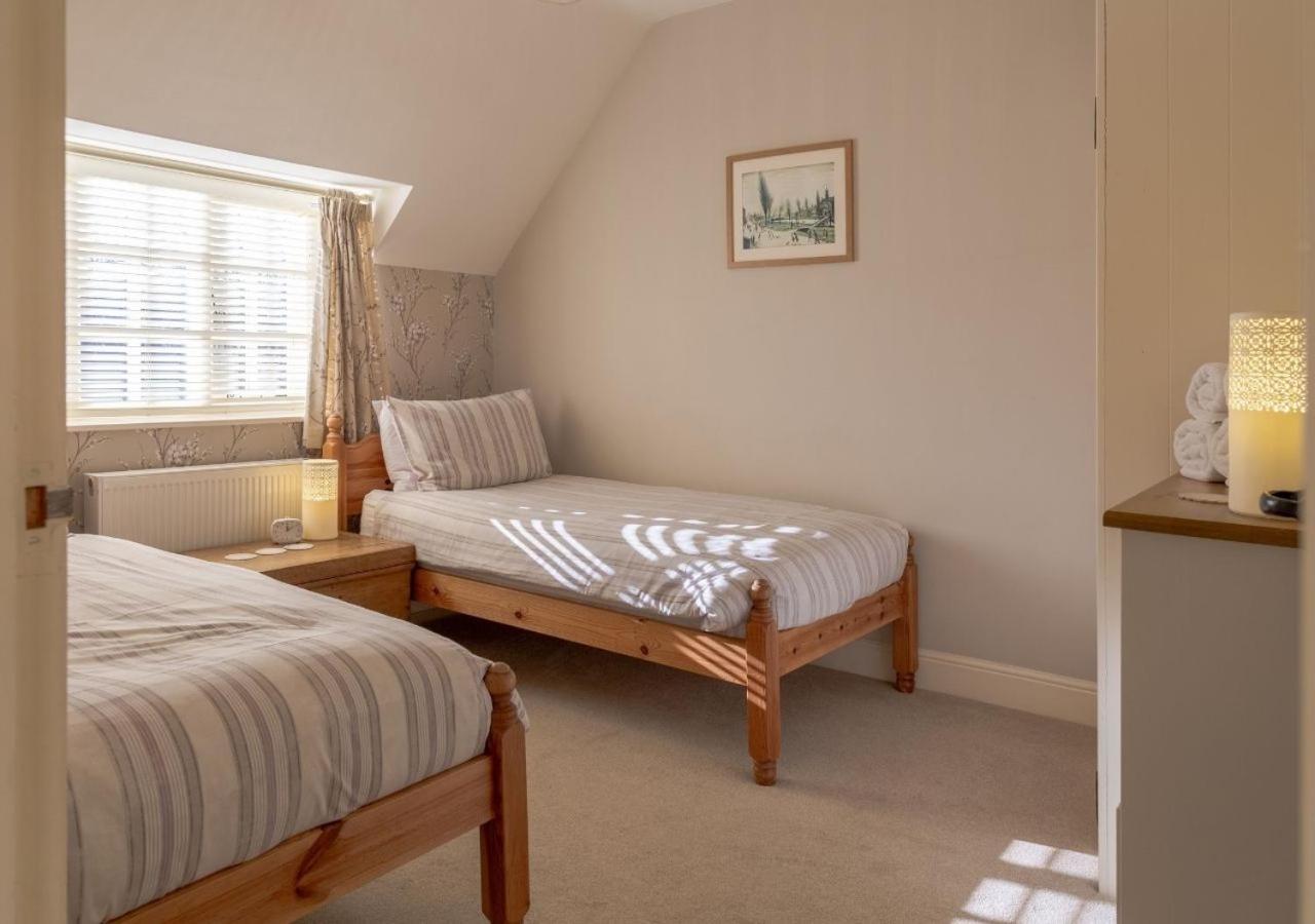 Jasmine Cottage - 2 Bedroom In Heart Of Bourton! المظهر الخارجي الصورة