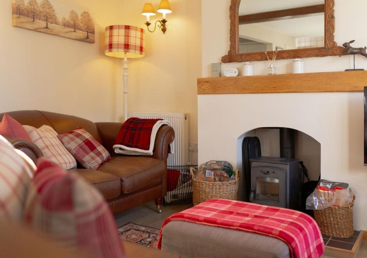 Jasmine Cottage - 2 Bedroom In Heart Of Bourton! المظهر الخارجي الصورة