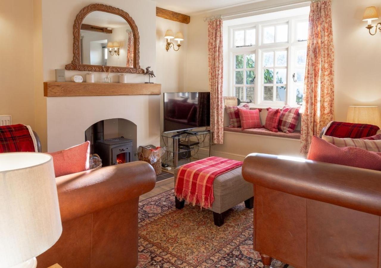Jasmine Cottage - 2 Bedroom In Heart Of Bourton! المظهر الخارجي الصورة