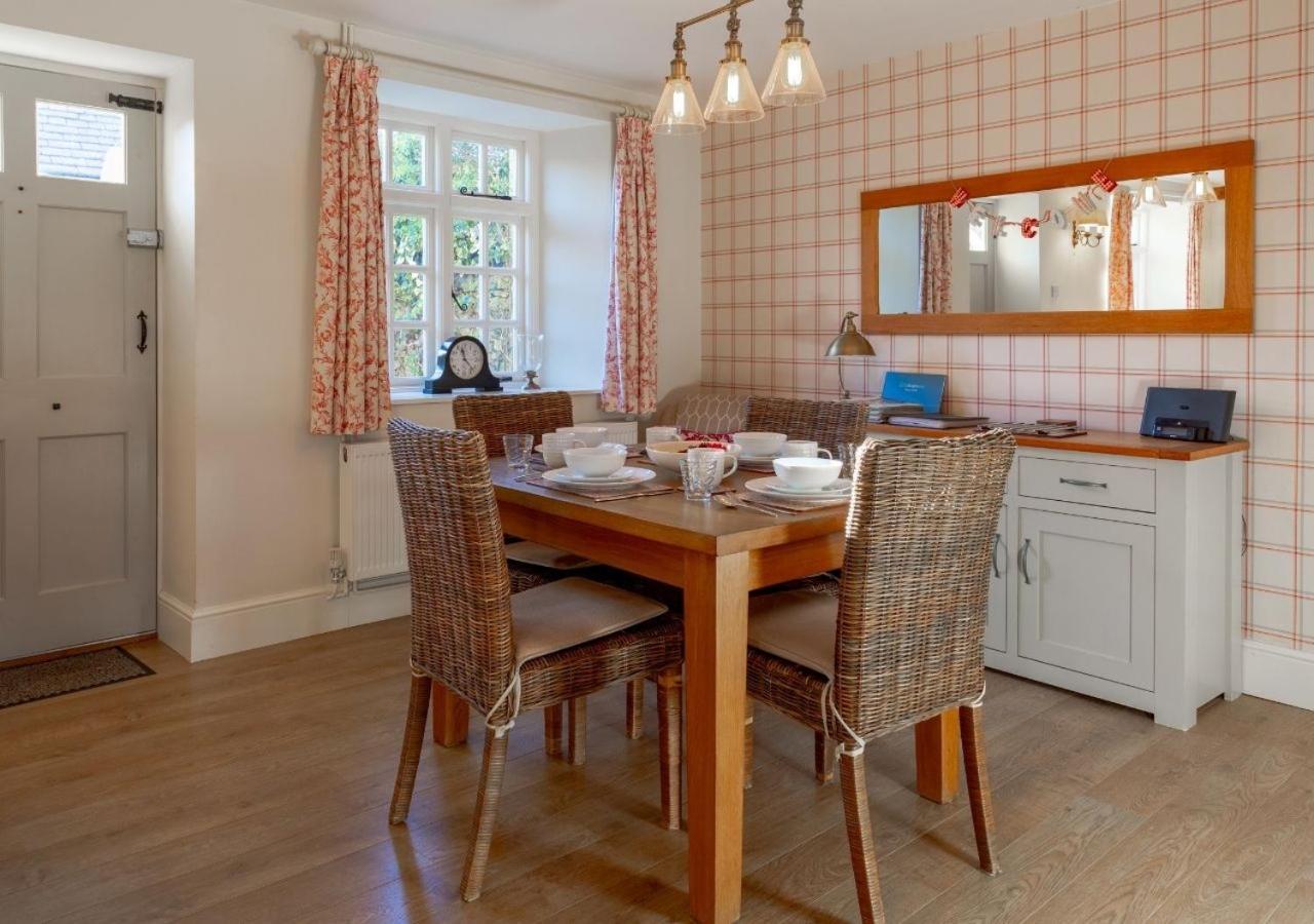 Jasmine Cottage - 2 Bedroom In Heart Of Bourton! المظهر الخارجي الصورة
