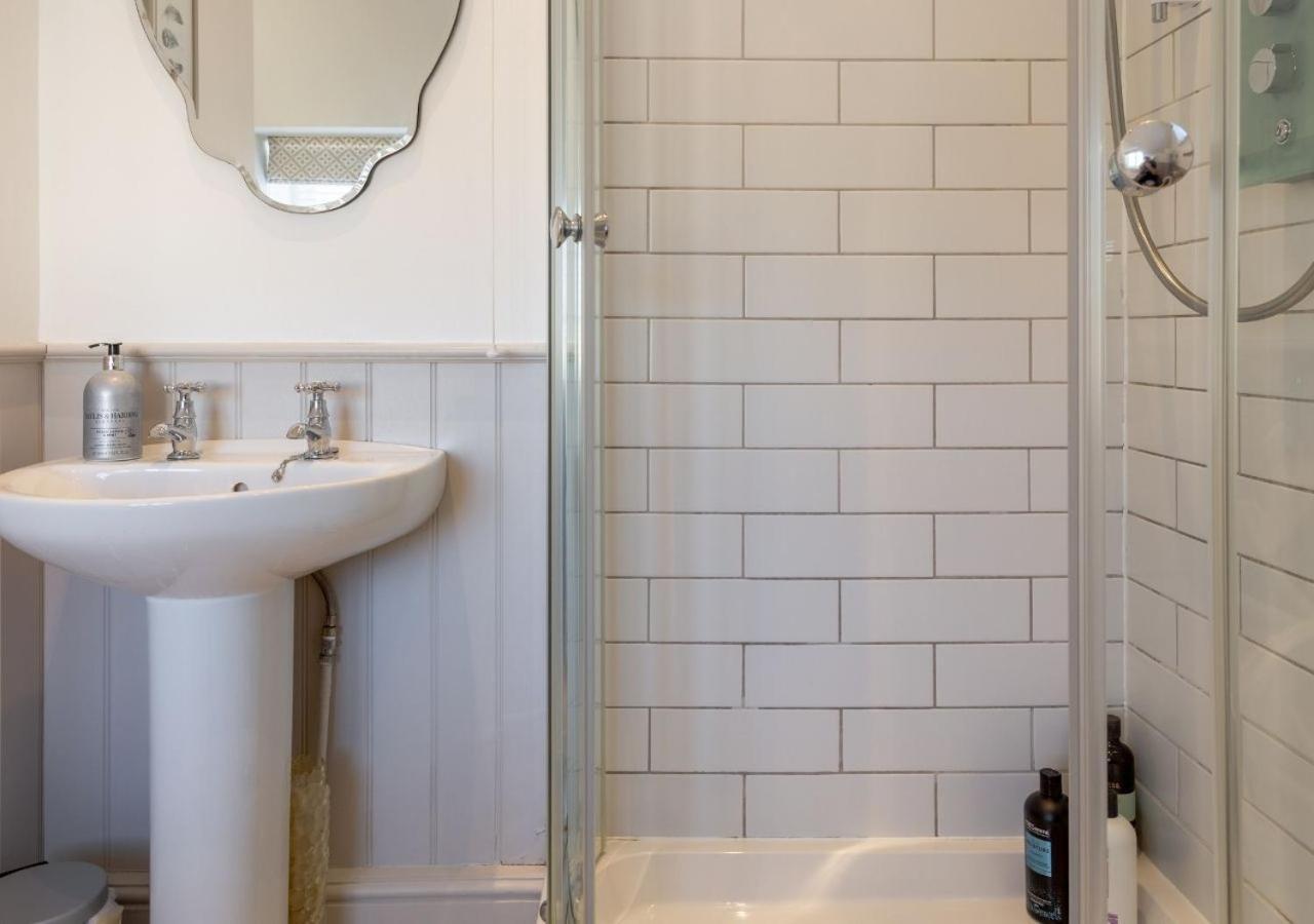 Jasmine Cottage - 2 Bedroom In Heart Of Bourton! المظهر الخارجي الصورة