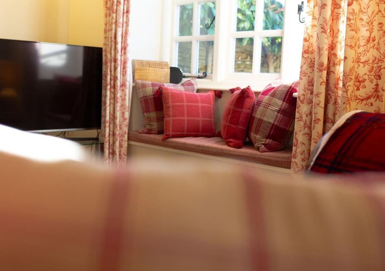 Jasmine Cottage - 2 Bedroom In Heart Of Bourton! المظهر الخارجي الصورة