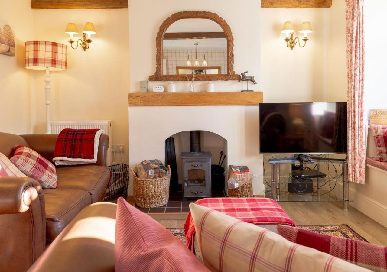 Jasmine Cottage - 2 Bedroom In Heart Of Bourton! المظهر الخارجي الصورة