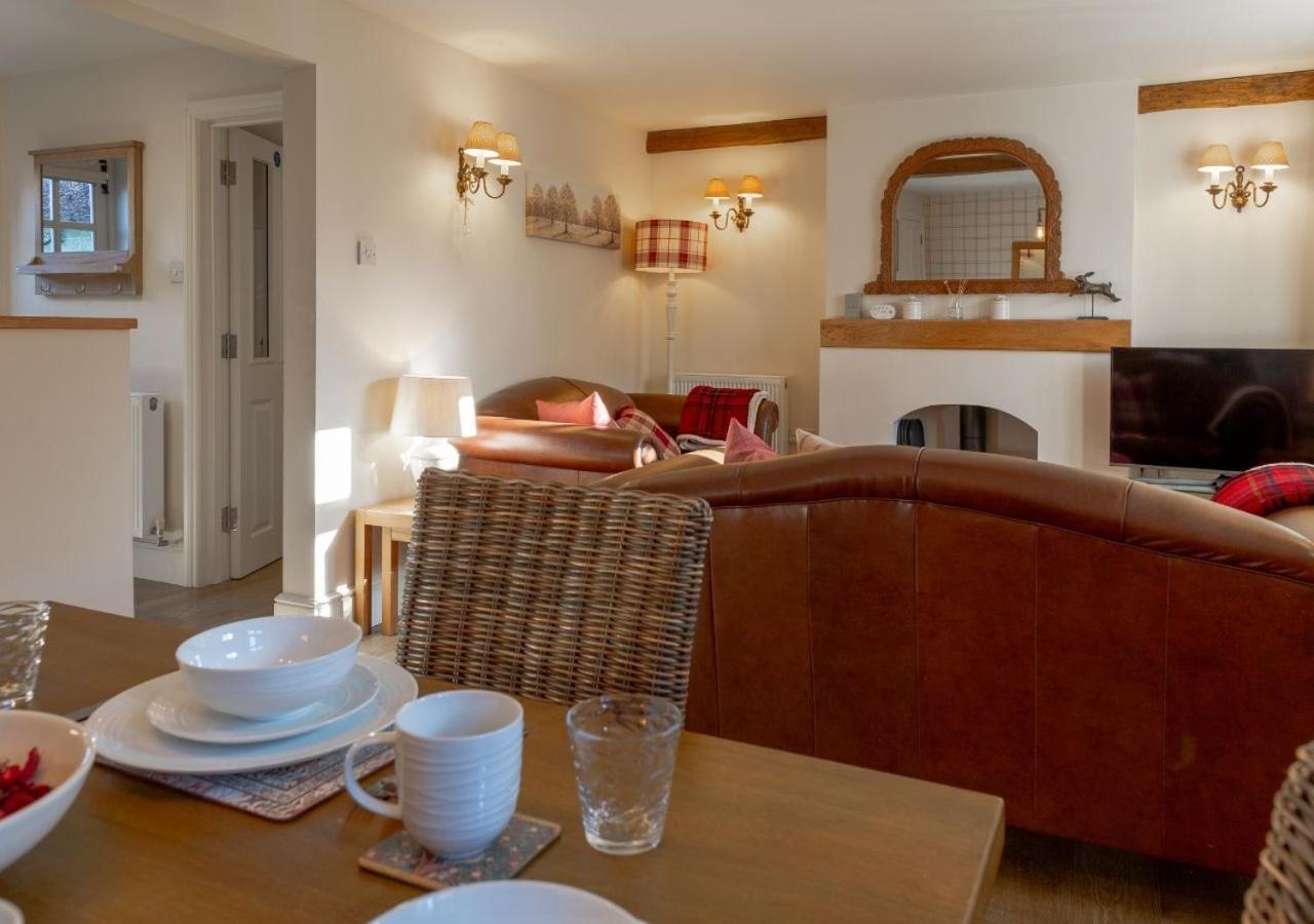 Jasmine Cottage - 2 Bedroom In Heart Of Bourton! المظهر الخارجي الصورة